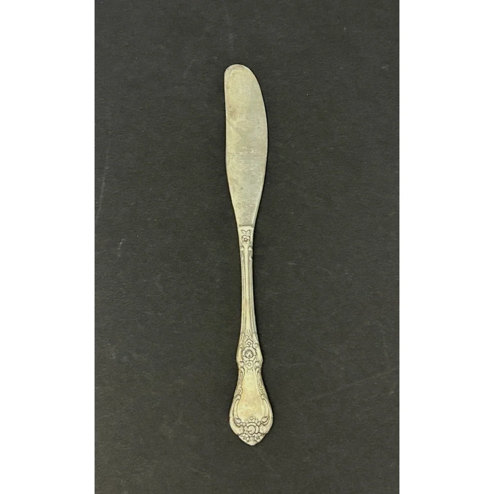 Vintage Butter Knife Spreader Silver Plate Floral Motif 6